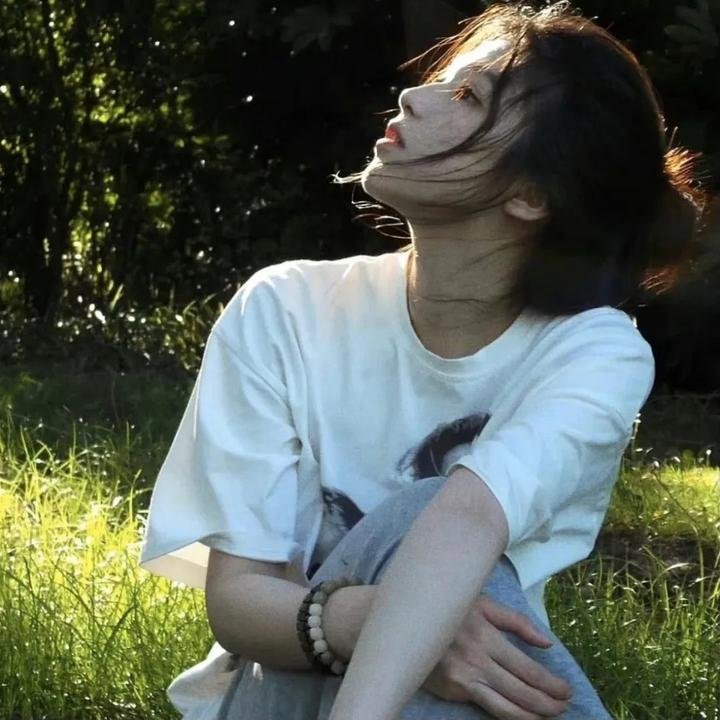 明天整个世界 封面